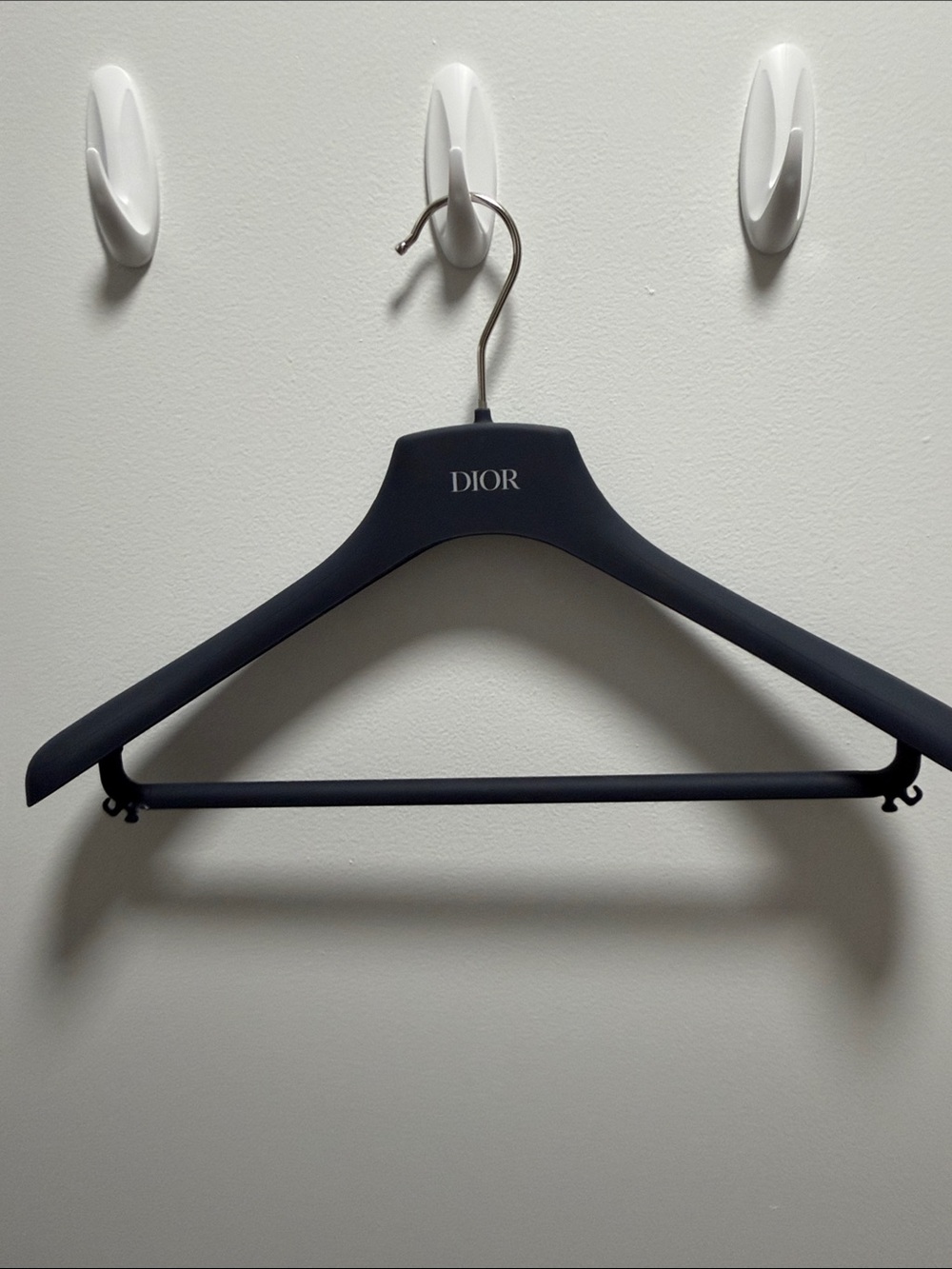 Dior Garment Bag and Dior Hanger set - Picture 4 of 5